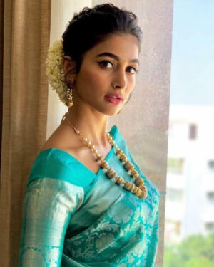 Rama green wedding saree in 4 inches border