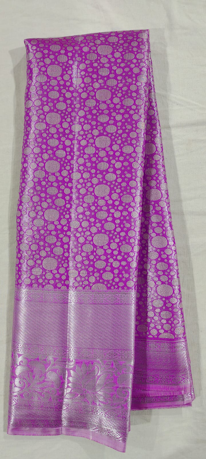 E0E1008 Lavender pattu saree in 8 inches border