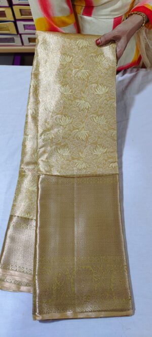 M0M1018 Mehendi green wedding saree online  in 11 inches border