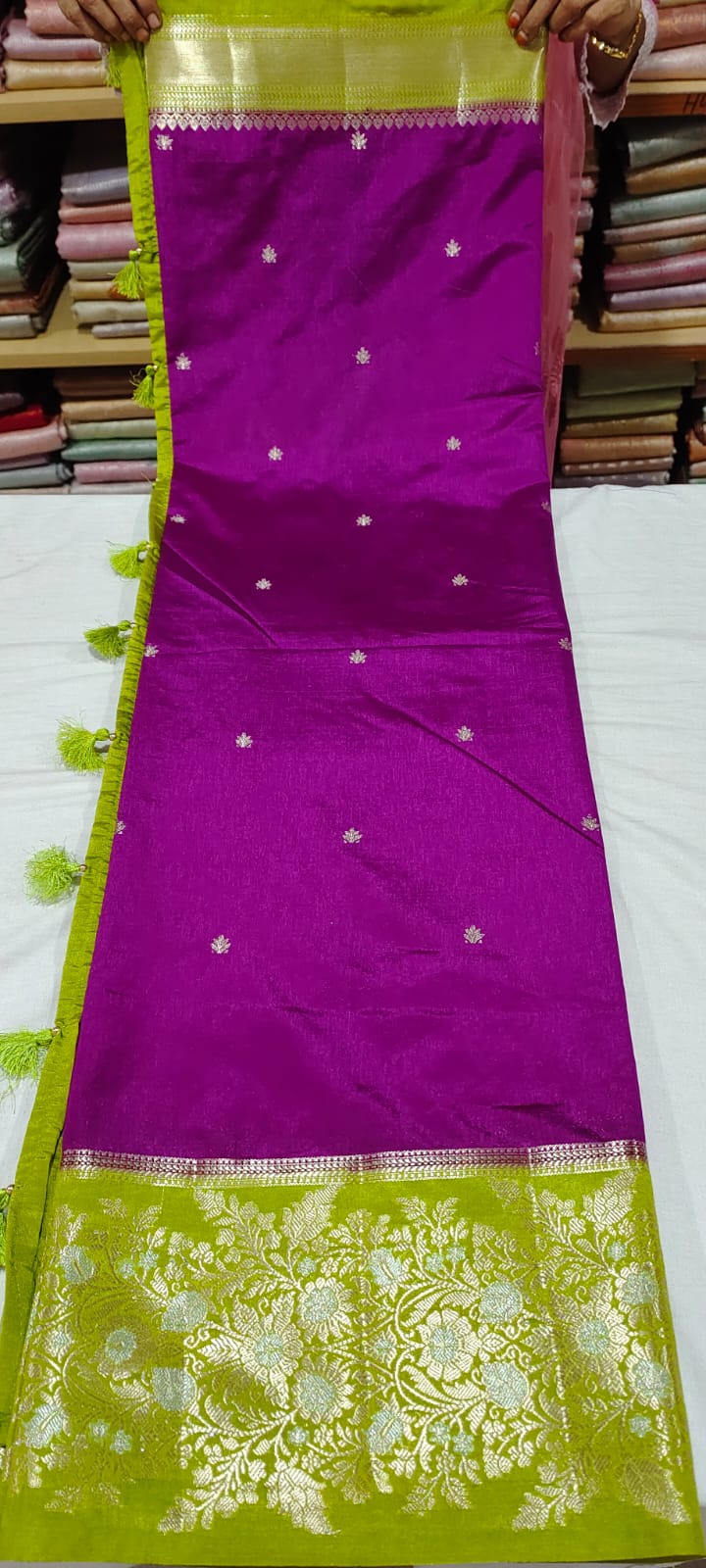 P0P1033 Banarasi silk saree online in contrast parrot green border