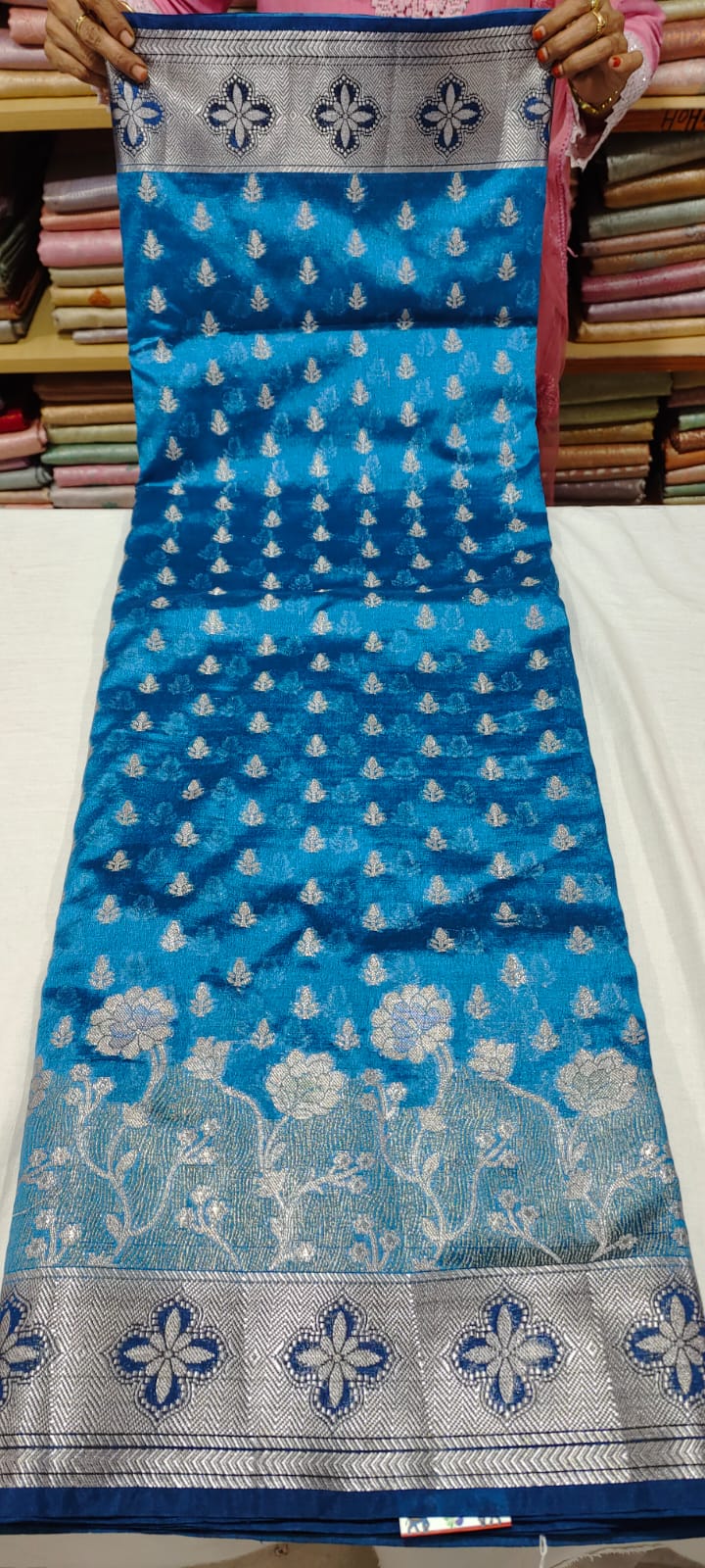 P0P1031 Light Ananda banarasi silk saree online with contrast dark Ananda border